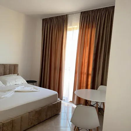 Hotel Ermi 4*
